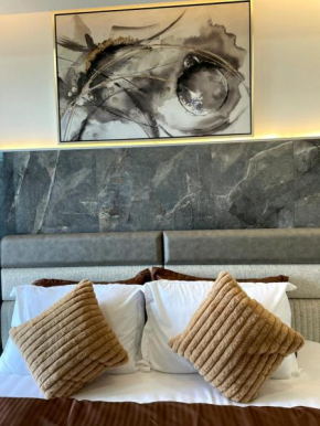 Luxury 2 Bedroom At Kasstowers